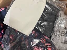 200 € Lot Nr.134 Markenbekleidung Damen Herren Mix 21 Stk Retail 3810 € 9,52 €/Stk