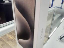 Apple iPhone 15 Pro Max 256 GB Boost Neu versiegelt in seiner Sauberen imei-Box