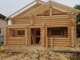 Готовый сруб дома из бревна рубленного
