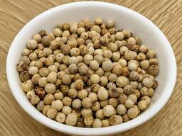 Fresh Black Peppercorns &amp; White Peppercorns Premium Grade Bulk Supply