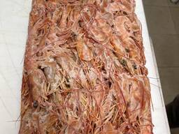 Wir verkaufen tiefgekühlte Meeresfrüchte im Großhandel: ganze Garnelen, Schwänze