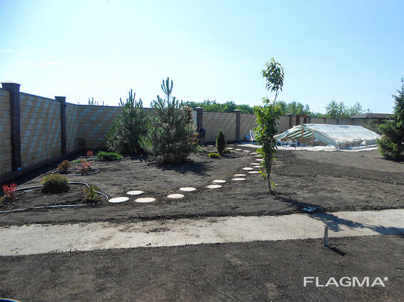 Gartenanlage Rasen anlegen Gartenpflege Aerifizieren