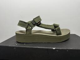 Sandalen für Damen von Teva сток оптом