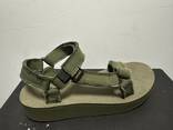 Sandalen für Damen von Teva сток оптом - фото 3