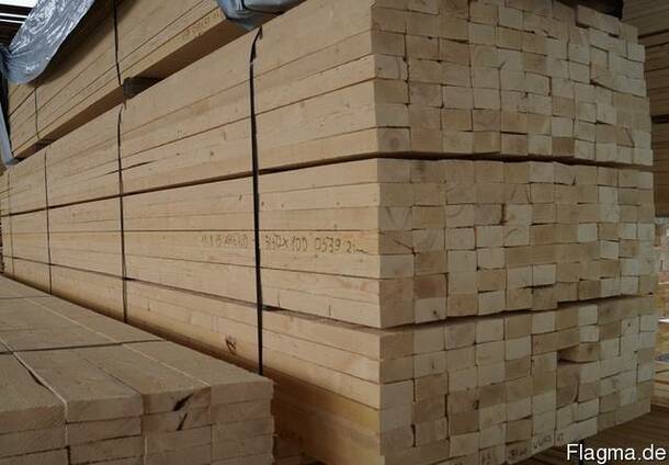 Schnittholz. Brett, Holz. Luftfeuchtigkeit 14-16%.