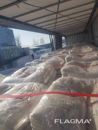 Selling premium wood pellets