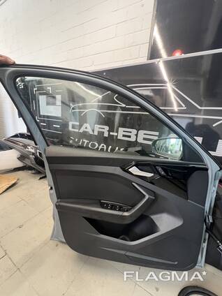 Zum Verkauf stehen 4 original Audi RS Q3 Türen